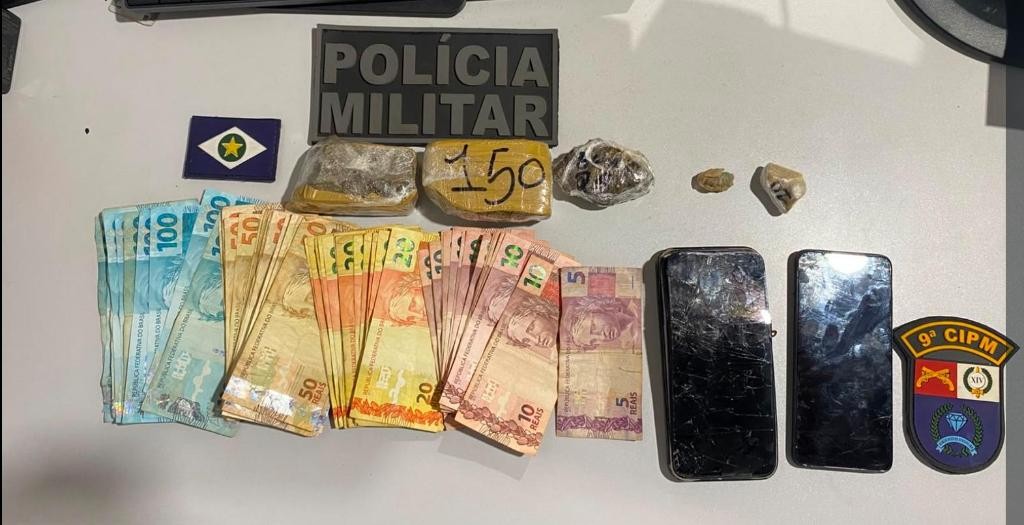 PM prende dois homens por tráfico de drogas e apreende mais de R$ 2 mil